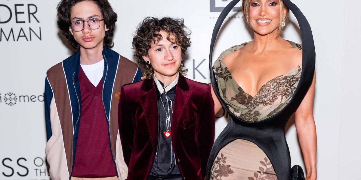 Jennifer-Lopez-Emme-Max-010126-8955649f4ddd4481b0a4b9fdd826acc3.jpg - RadarPress