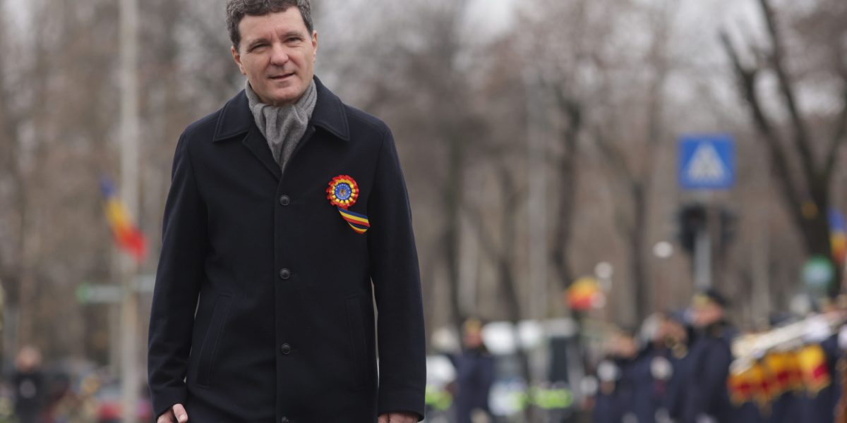 Nicusor-Dan-la-parada-militara-scaled.jpg - RadarPress