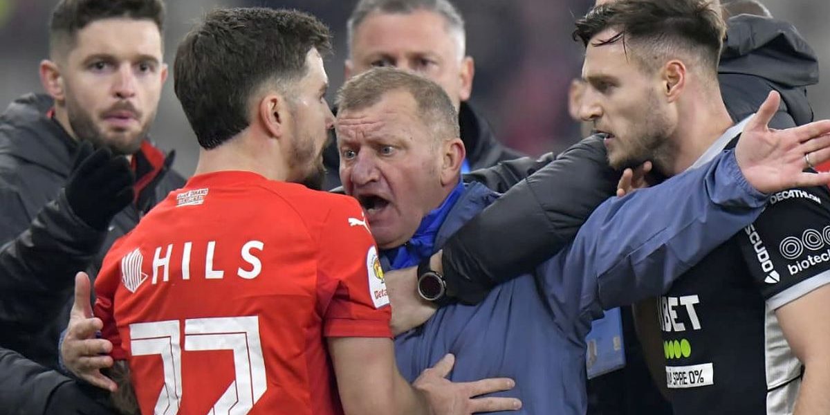 Dinamo – Hermannstadt, meci decisiv în Cupa României: Tensiune și emoții pe „Arcul de Triumf” Azi seara, pe stadionul „Arcul de Triumf”, Dinamo și Hermannstadt se confruntă în runda a treia a Cupei României, într-o partidă cu o miză uriașă pentru echipa gazdă