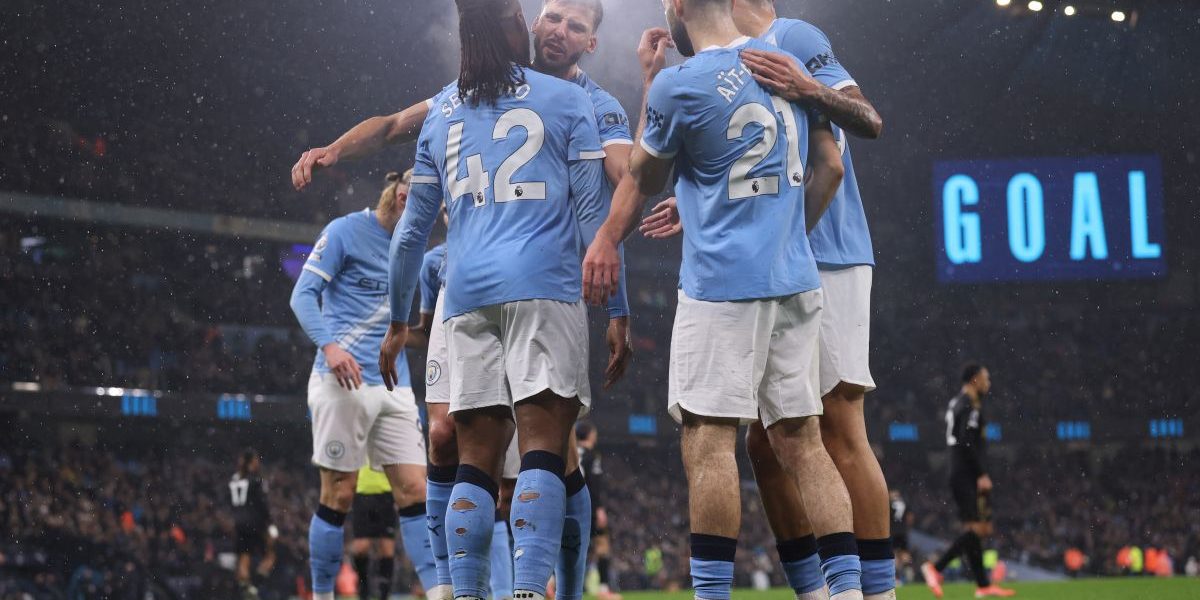 Manchester City spulberă Fulham cu 3-0 și rămâne aproape de fruntea Premier League Manchester City a trecut fără probleme de Fulham, impunându-se cu 3-0 pe Etihad Stadium, într-o partidă din etapa a 26-a a Premier League
