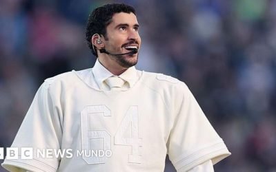 Bad Bunny electrizează Super Bowl-ul cu mesajul iubirii și cultura purică.