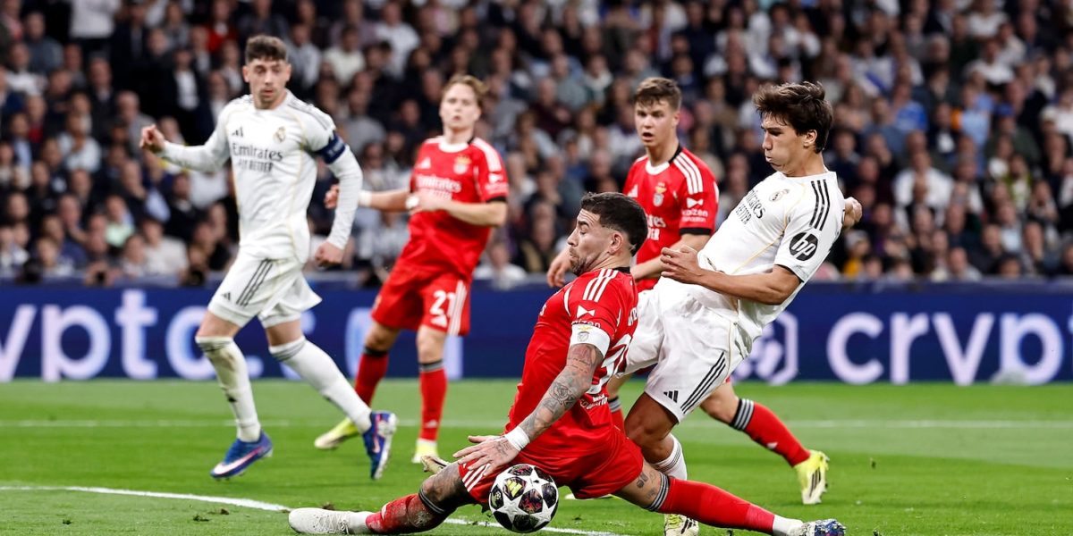 Sergio López: O noapte plină de tensiune la Bernabeu Sergio López de Vicente, redactor al secțiunii Real Madrid, a subliniat importanța meciului din această seară, descriind-o ca o „noapte de mult ce se poate pierde și puțin ce se poate câștiga”