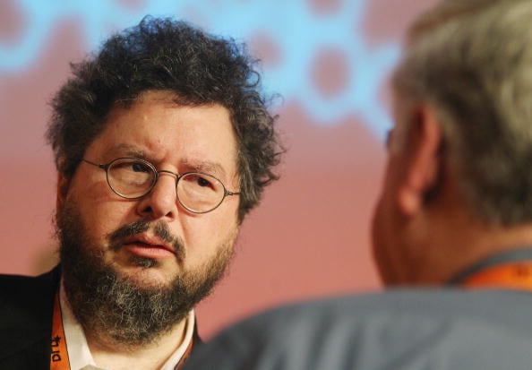 Universitățile americane reacționează la dezvăluirile din fișierele Epstein Universitățile de prestigiu din Statele Unite se confruntă cu o criză de imagine după publicarea unui volum considerabil de documente legate de Jeffrey Epstein, personalitate controversată cunoscută pentru faptele sale de abuz sexual