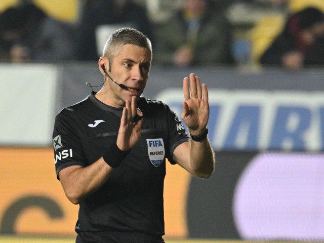 Arbitrul Radu Petrescu în centrul unui scandal de arbitraj: FC Argeș va acționa în instanță FC Argeș a decis să conteste în instanță decizia arbitrală din meciul cu Petrolul Ploiești, după ce o reușită validată a fost anulată de centralul Radu Petrescu în minutul 85
