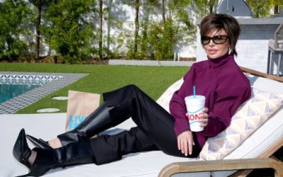 Lisa Rinna, sancționată de Bravo pentru opiniile sale impulsive pe Instagram Starul emisiunii „Real Housewives of Beverly Hills”, Lisa Rinna, își va lansa memoirul intitulat „You Better Believe I’m Gonna Talk About It” pe 24 februarie 2026