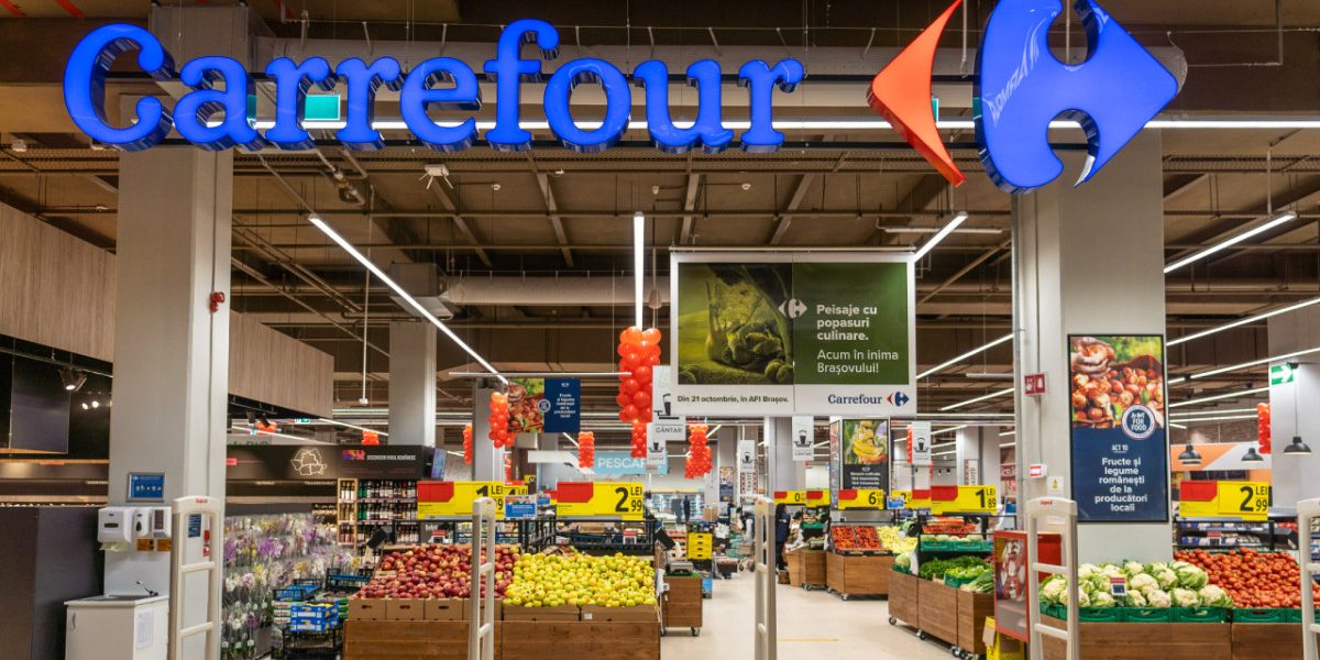 Carrefour vinde filiala din România către Pavăl Holding pentru 823 de milioane de euro Cel mai mare retailer alimentar din Europa, Carrefour, a anunțat astăzi vânzarea unității sale din România către Pavăl Holding, grupul de investiții al fraților Pavăl, cunoscuți drept proprietarii Dedeman