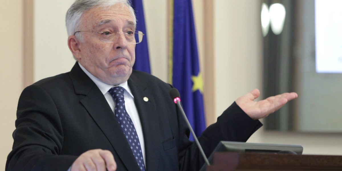 Isărescu avertizează: Riscuri majore pentru HoReCa și comerț din cauza scăderii cererii Guvernatorul Băncii Naționale a României, Mugur Isărescu, a tras un semnal de alarmă miercuri asupra posibilelor dificultăți economice pe care le-ar putea înfrunta sectoare esențiale precum HoReCa și comerțul