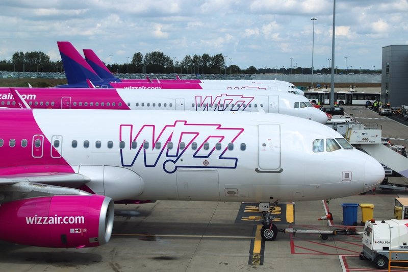 Wizz Air suspendă temporar rezervările online pentru o actualizare majoră Wizz Air, compania aeriană cu sediul în Budapesta și lider pe piața aviatica din România, va întrerupe accesul la platformele de rezervări și servicii digitale între 25 și 26 februarie 2026, pentru a efectua lucrări de actualizare a sistemelor
