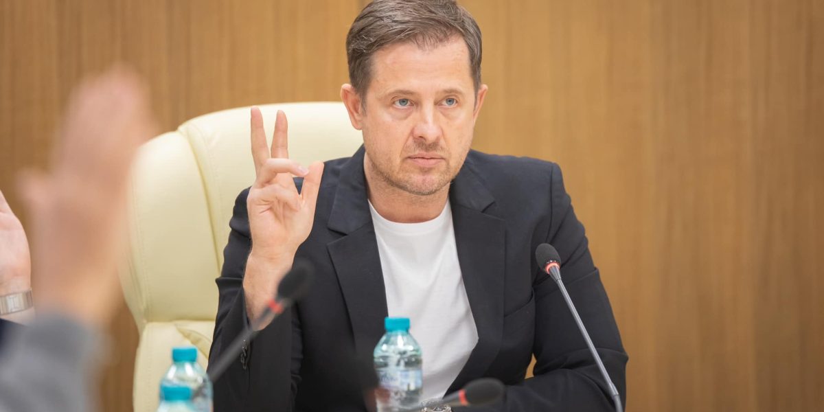 hubert-thuma-trei.jpg - RadarPress