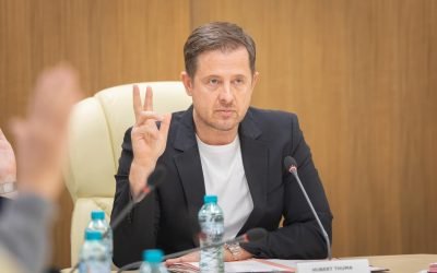 Fără școală, ales de oameni