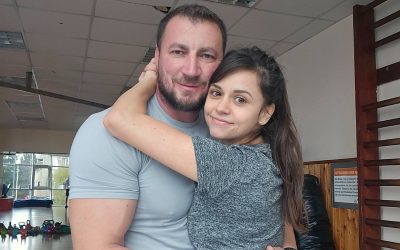 Pensiunea lui Marian Godină din Brașov: O oază de confort și tradiție Pe fondul intensificării competiției Survivor România 2026, Marian Godină își lasă pensiunea din Brașov pe mâinile soției sale, Georgiana, care păstrează viu spiritul acestui loc unic