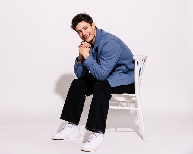 Matt Rife, comediantul american superstar, în România pe 6 aprilie Comediantul american Matt Rife va susține un show la Sala Palatului din București pe data de 6 aprilie, eveniment ce face parte din turneul său internațional „Stay Golden World Tour”