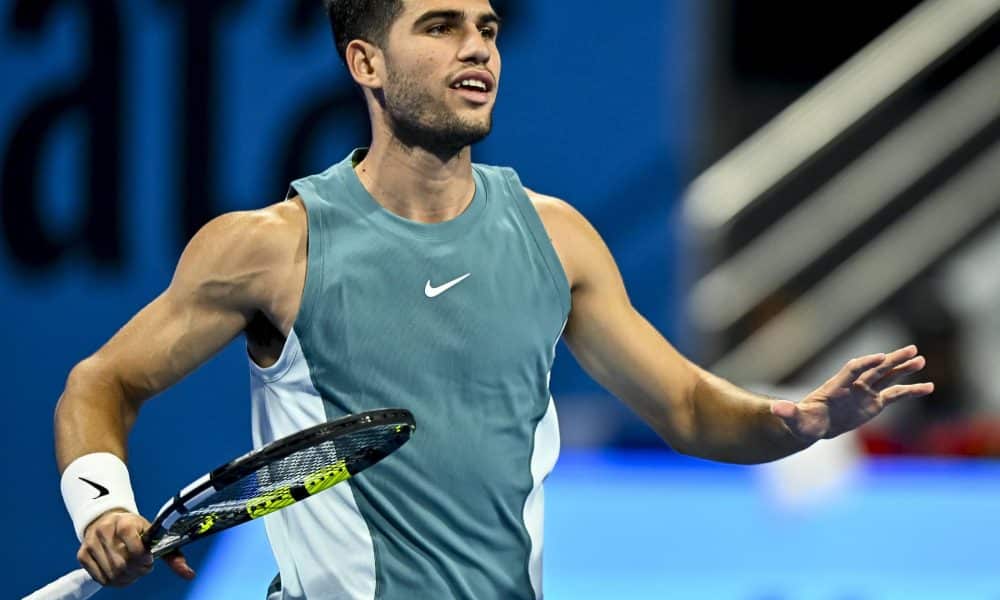 Alcaraz se impune în fața lui Royer și avansează în sferturi Carlos Alcaraz a reușit o victorie impresionantă în meciul său din optimile de finală, înfruntându-l pe francezul Valentin Royer