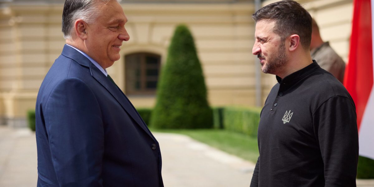 Zelenski amenință Ungaria cu repercusiuni în contextul blocajului financiar european Președintele ucrainean Volodimir Zelenski a lansat un avertisment dur la adresa premierului ungar Viktor Orbán, sugerând posibile acțiuni ale forțelor armate ucrainene în cazul în care acesta continuă să blocheze un împrumut de 90 de miliarde de euro din partea Uniunii Europene