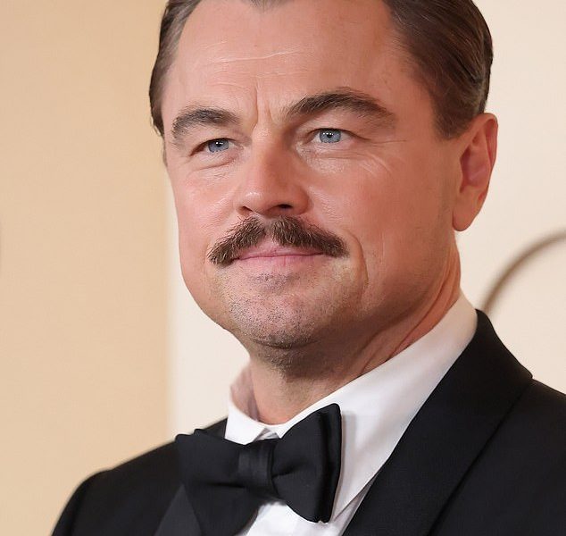 DiCaprio, cu mustață de „cutremur”: Fanii, în delir pe seama noului look, cu Pascal!