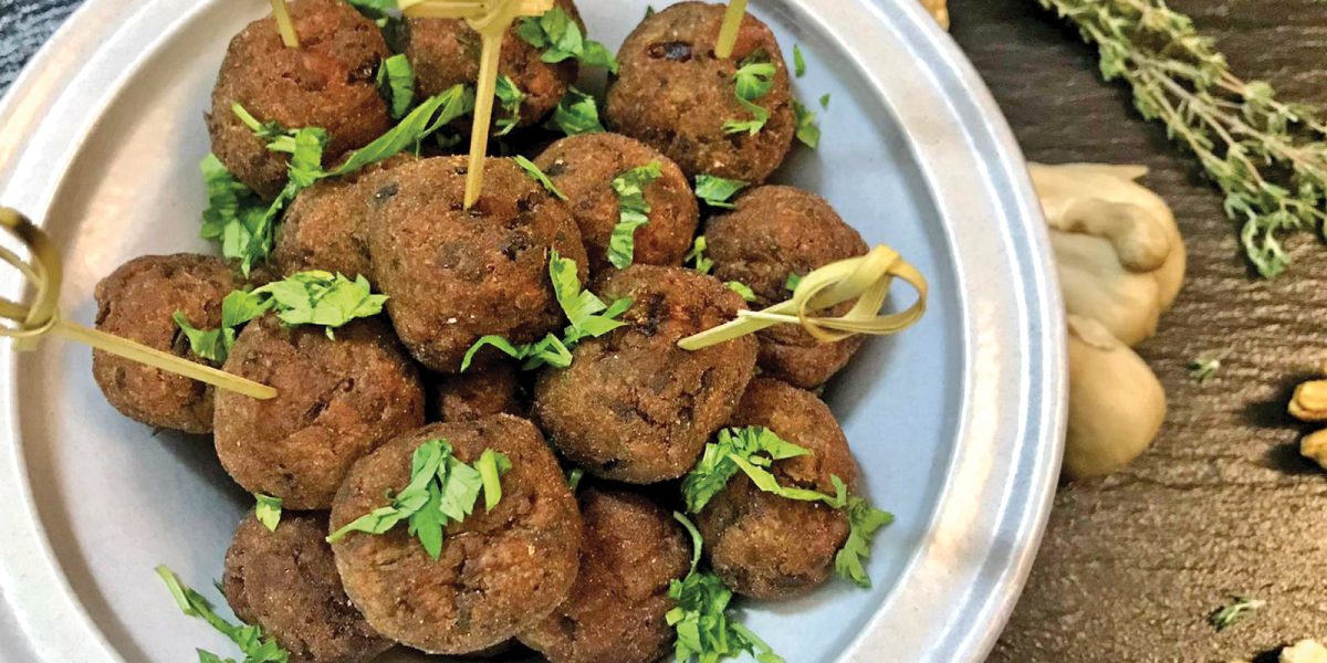 Piața de mâncare gata preparată crește vertiginos: segmentul „ready-meals” se apropie de 80 de milioane de euro Piața românească de „ready-meals”, adică mâncarea gata preparată, a înregistrat o creștere semnificativă în prima jumătate a anului trecut, cu un avans de 28% în volum și de 23% în valoare