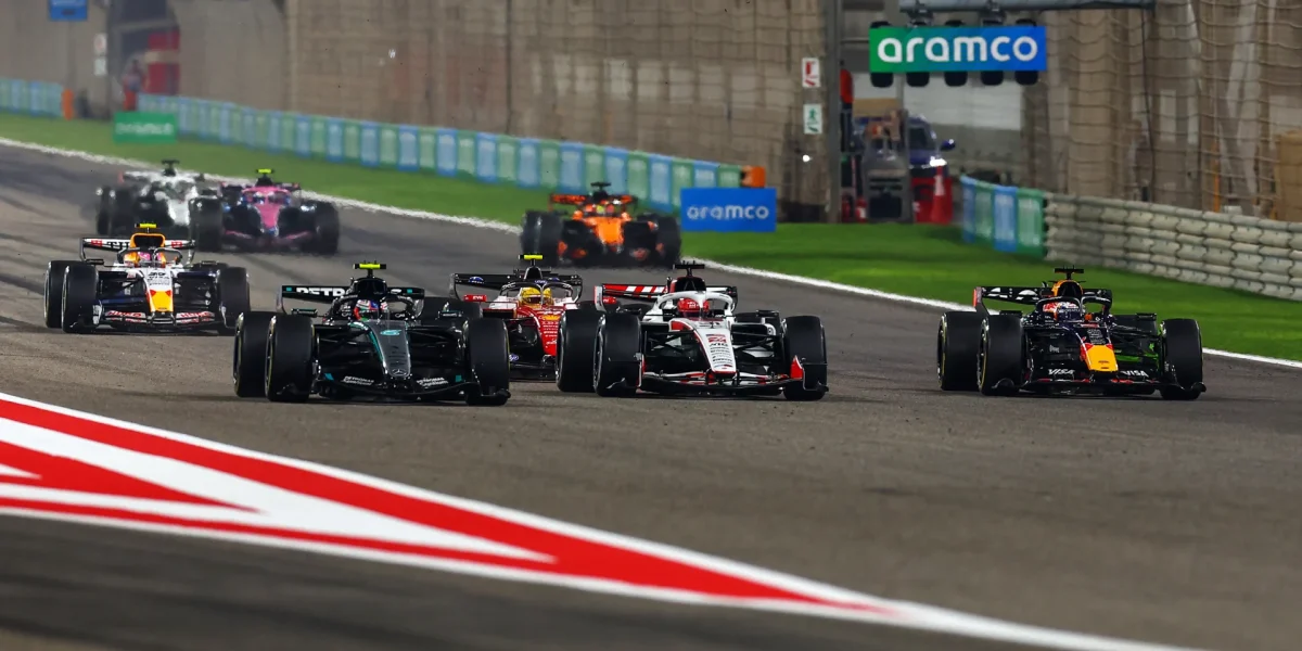 Schimbări majore în Formula 1: Ce trebuie să știm despre sezonul 2026 Formula 1 se pregătește pentru o revoluție în 2026, cu schimbări majore la nivelul motoarelor și al aerodinamicii