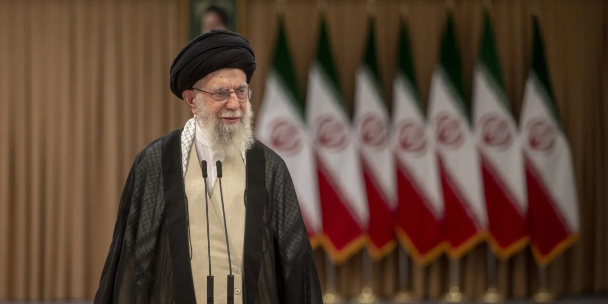 Cia, luni de zile în supravegherea lui khamenei