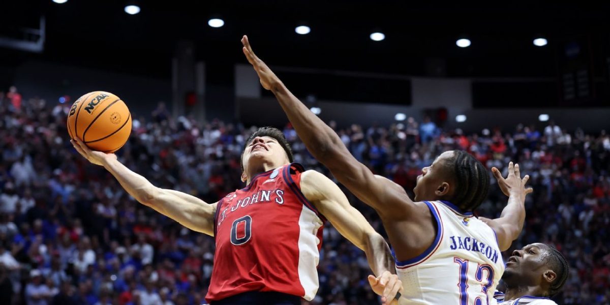 Surprize mari în March Madness: 16 echipe intră în lupta pentru titlu O rundă a doua a turneului NCAA de baschet masculin plină de răsturnări de situație a redus numărul echipelor participante la doar 16