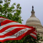 Trump interzice companiilor cu contracte federale să adopte politici anti-discriminare Fostul președinte american Donald Trump a emis un ordin executiv care interzice companiilor care lucrează cu administrația federală să aplice politici de combatere a rasismului sau sexismului