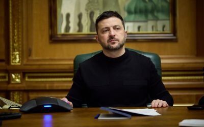 Zelenski negociază acorduri pentru motorină cu state din Orientul Mijlociu Kievul se confruntă cu o posibilă criză de motorină, iar președintele Volodimir Zelenski a anunțat că administrația sa negociază acorduri cu țări din Orientul Mijlociu pentru a asigura aprovizionarea cu combustibil