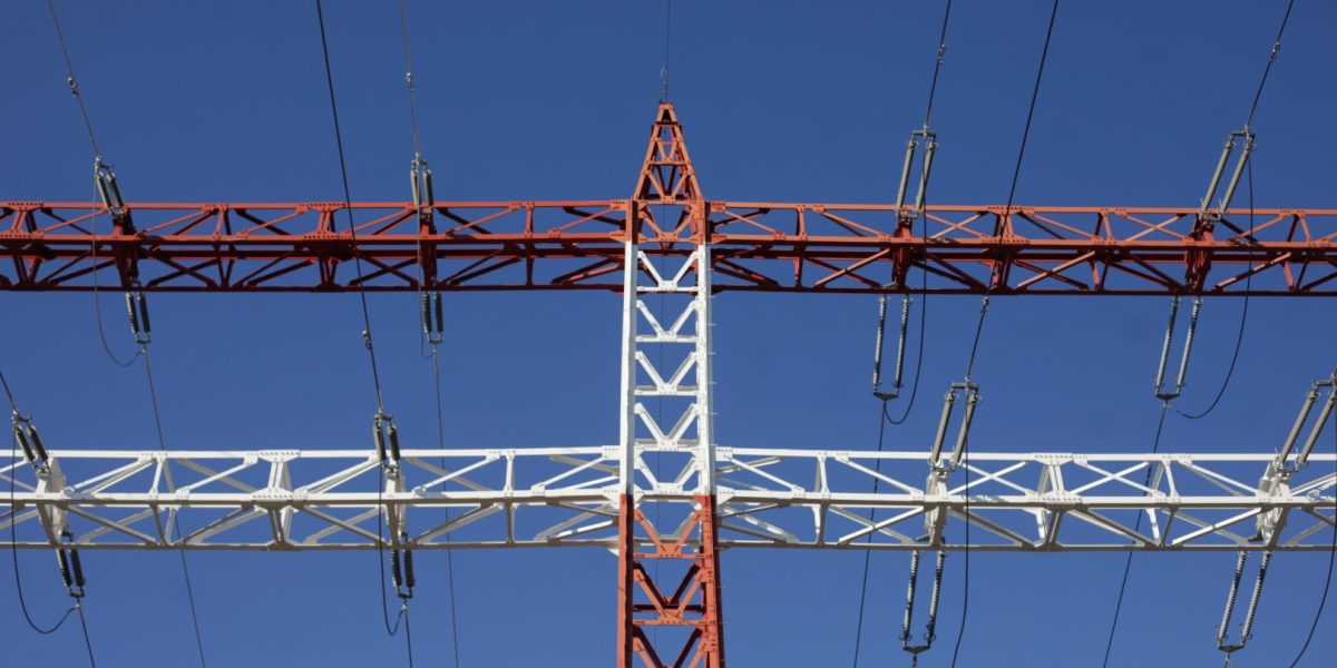 Linia electrică Isaccea-Vulcănești reparată după atacurile rusești Linia electrică aeriană de 400 kV Isaccea – Vulcănești, vitală pentru interconectarea energetică a Republicii Moldova cu România și restul Europei, a fost reparată integral