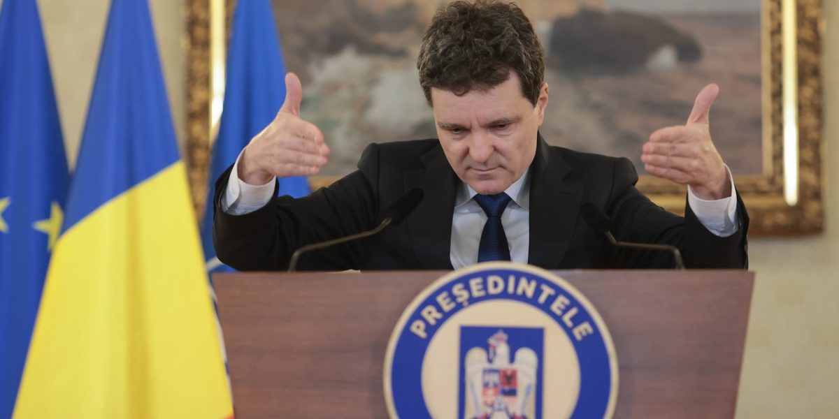 Nicușor Dan amână numirea șefilor serviciilor de informații, invocând „inflamare” politică Președintele Nicușor Dan a anunțat luni că numirea șefilor serviciilor de informații va avea loc la „momentul potrivit”, justificând decizia prin contextul politic actual