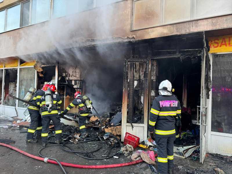 Incendiul de pe şoseaua Pantelimon, localizat de ISU