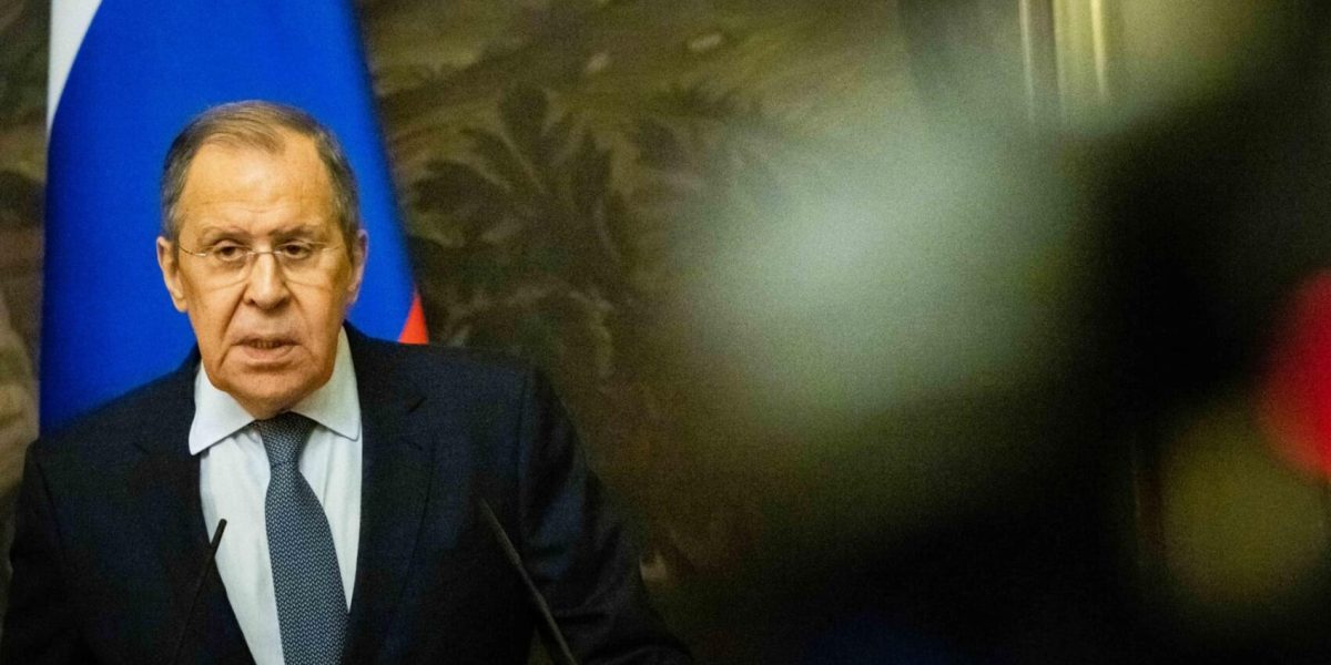 Lavrov acuză SUA de dorința de a controla resursele energetice globale Ministrul rus de Externe, Serghei Lavrov, a acuzat marți Statele Unite că urmăresc schimbarea regimurilor din Iran și Venezuela pentru a controla resursele de petrol și gaze