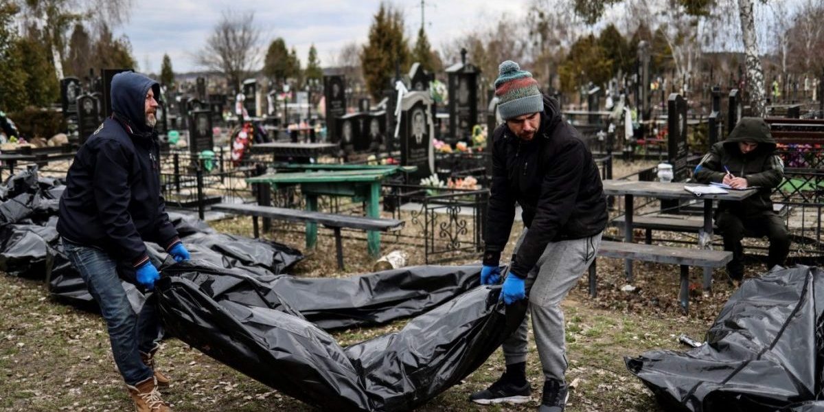 UE sancționează nouă persoane implicate în masacrul de la Bucha Uniunea Europeană se pregătește să impună sancțiuni împotriva a nouă persoane suspectate de implicare în crime de război legate de masacrul de la Bucha, Ucraina