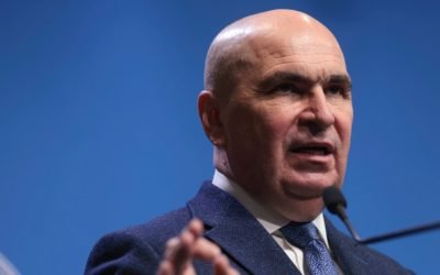 Guvernul adoptă bugetul: Salariu minim 4.325 lei, inflație 6,5%, deficit 6,2%