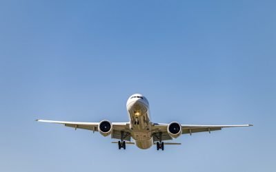 Români evacuați din Israel și Iordania, alții așteaptă în Emirate Un grup de 172 de cetățeni români a fost repatriat din Israel miercuri, printr-un zbor operat de o companie privată