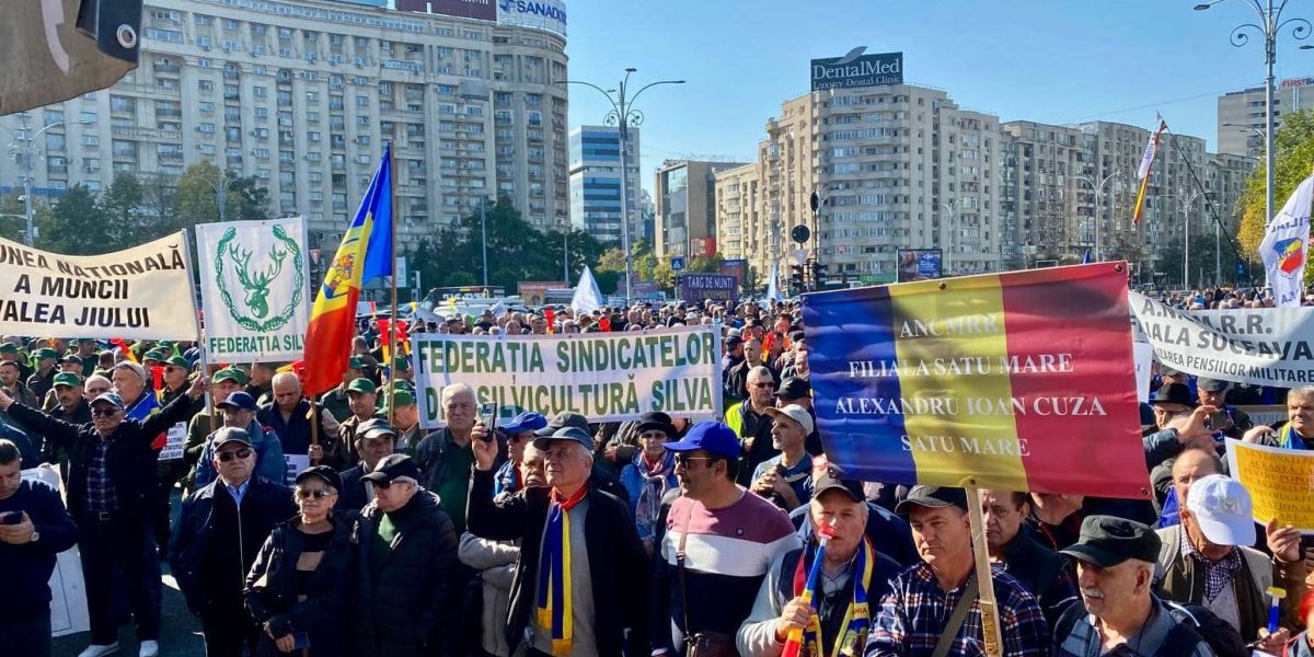 Minerii de la CE Oltenia, respinși de premier în privința prelungirii contractelor Premierul Ilie Bolojan s-a întâlnit marți cu reprezentanții minerilor de la Complexul Energetic Oltenia (CE Oltenia), care au protestat în fața Guvernului