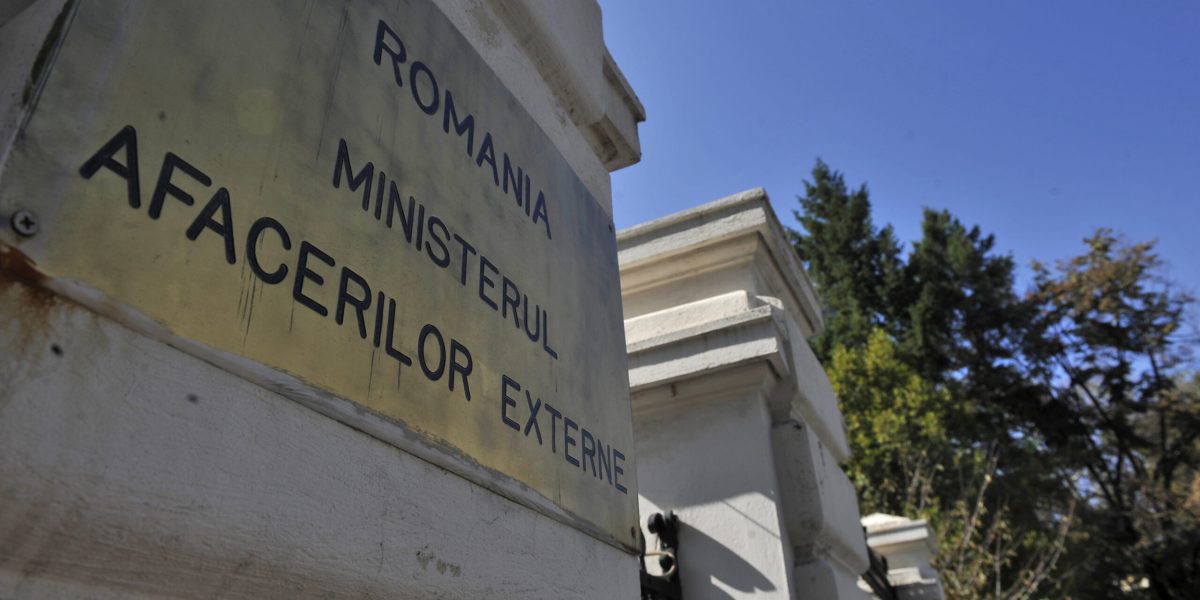 MAE: Siguranța cetățenilor români, prioritatea numărul unu în contextul tensiunilor regionale București – Ministerul Afacerilor Externe (MAE) a transmis miercuri, prin vocea purtătorului de cuvânt Andrei Țărnea, că siguranța cetățenilor români aflați în zonele de conflict este prioritatea principală