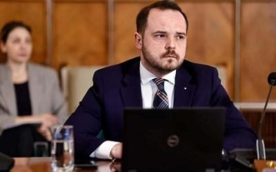 Programul AP-STOMA: Cabinete stomatologice finanțate de Ministerul Sănătății în spitalele publice Ministrul Sănătății, Alexandru Rogobete, a anunțat, luni, iminenta aprobare a programului AP-STOMA, un demers prin care Ministerul își propune să finanțeze direct înființarea și funcționarea de cabinete stomatologice în cadrul unităților sanitare publice