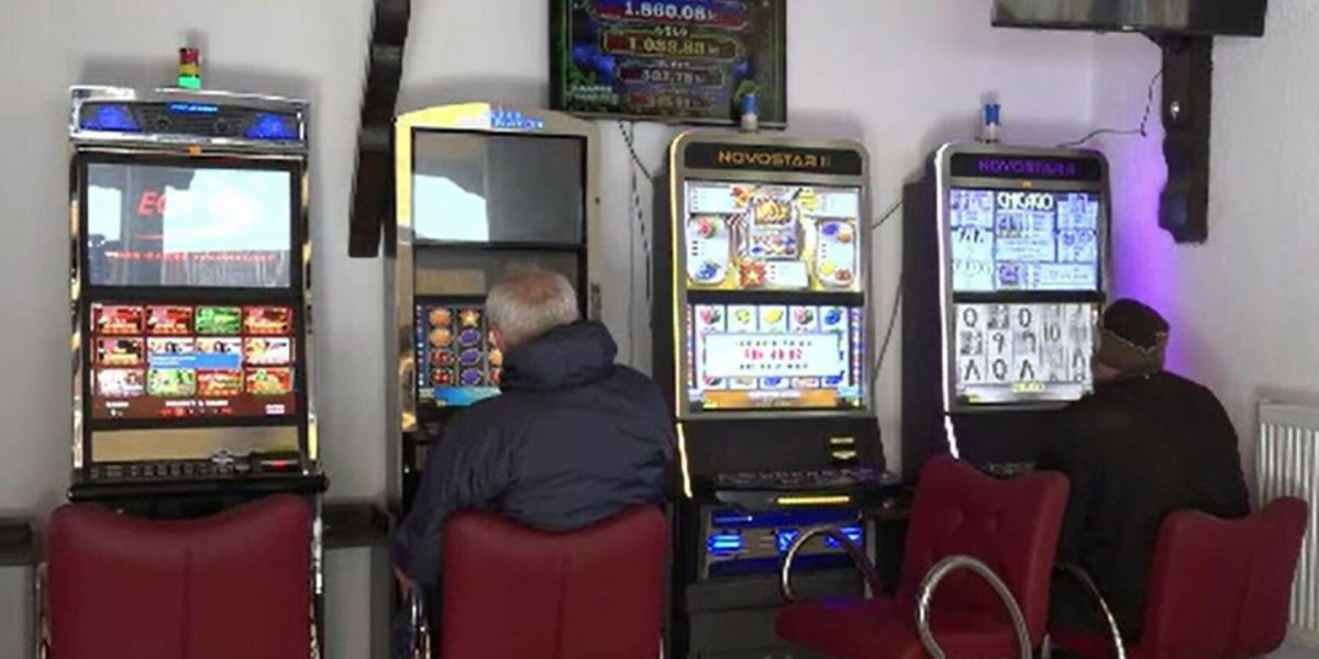 Vaslui: Jocuri de noroc, pe cale de dispariție? Primăria Vaslui a lansat în dezbatere publică un proiect de hotărâre prin care se urmărește interzicerea organizării și exploatării jocurilor de noroc pe raza municipiului