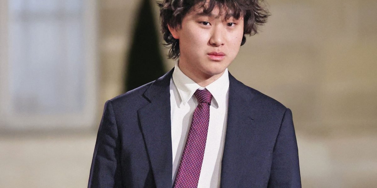 Cine este alexandr wang, cel mai tânăr miliardar self-made?