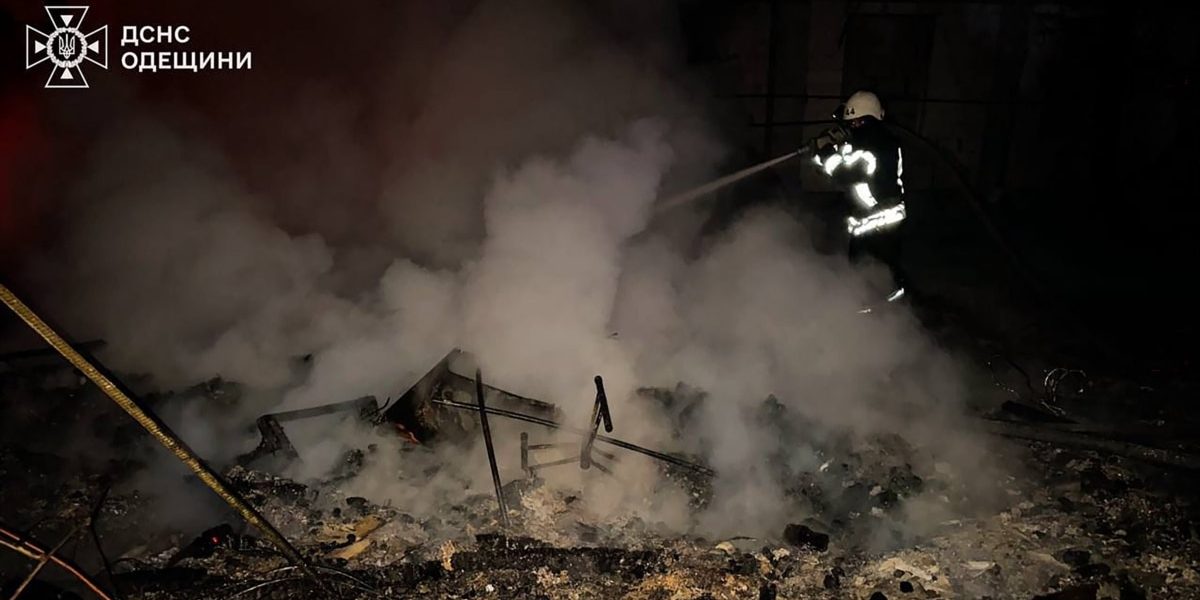 Atacuri masive cu drone rusești în Ucraina, infrastructura critică afectată Noaptea de 17 martie a adus un nou val de atacuri rusești asupra Ucrainei, marcate de un număr impresionant de drone lansate de forțele Moscovei