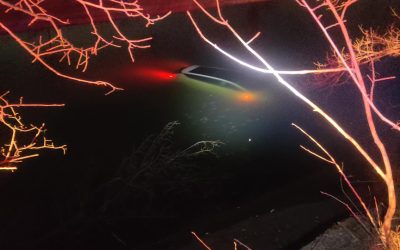 Accident spectaculos: Mașină, parțial scufundată, în urma unui incident rutier Un autoturism a părăsit carosabilul și a ajuns într-un luciu de apă, fiind parțial scufundat, potrivit informațiilor preliminare