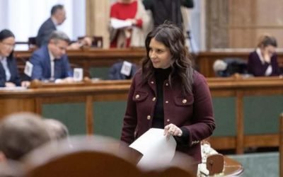Horga (PNL): PSD încearcă să deturneze atenția de la reforme cu discuția despre IMM-uri și multinaționale Deputatul PNL Gabriela Horga a acuzat Partidul Social Democrat (PSD) că încearcă să deturneze atenția publică de la reformele necesare, prin focalizarea pe o dezbatere despre IMM-uri și multinaționale