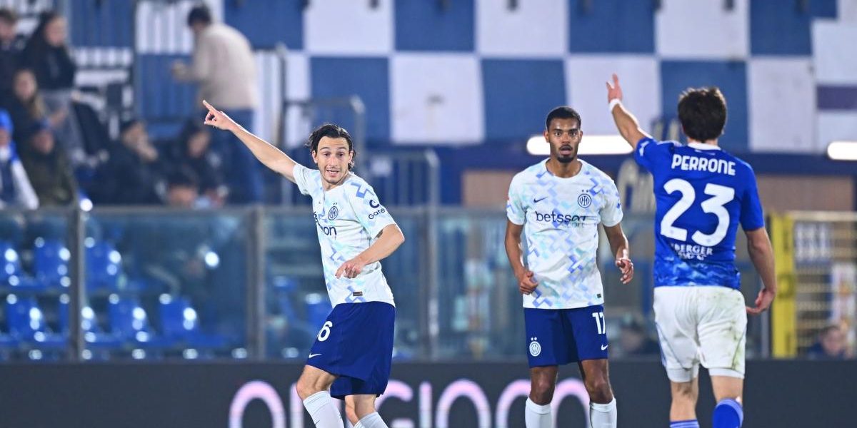 Como ține Interul în șah: Semifinala Cupei Italiei se încheie la egal COMO – Inter Milano nu a reușit să străpungă apărarea celor de la Como, partida tur din semifinala Cupei Italiei terminându-se la egal, 0-0