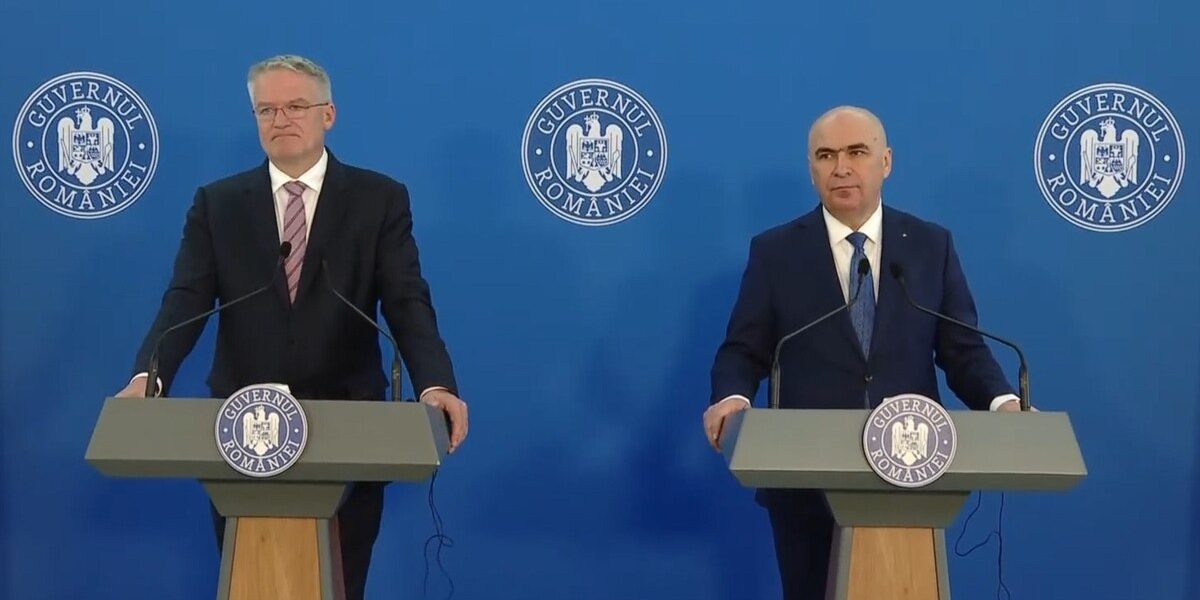 Raport OCDE: România înregistrează progrese, dar se confruntă cu vulnerabilități economice Un nou raport economic al Organizației pentru Cooperare și Dezvoltare Economică (OCDE), prezentat luni la București, evidențiază atât progresele, cât și vulnerabilitățile economiei românești