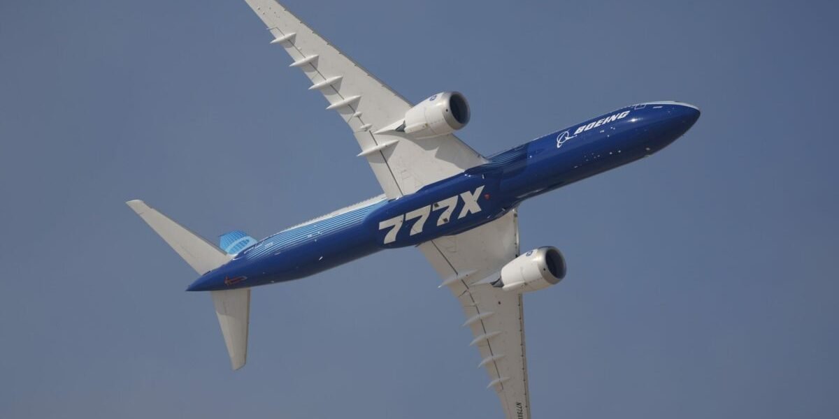 Expert aviație: Redeschiderea spațiului aerian Dubai-Doha, estimări și previziuni