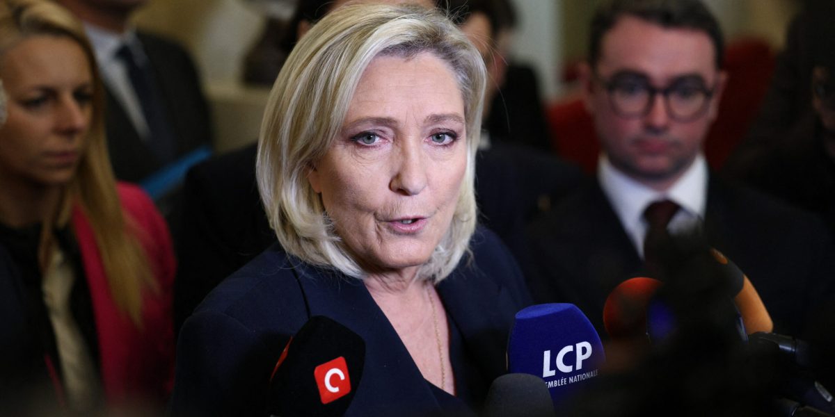 Ascensiune spectaculoasă pentru partidul lui Marine Le Pen la alegerile locale din Franța Partidul Adunarea Națională (RN) condus de Marine Le Pen a înregistrat rezultate remarcabile la alegerile locale din Franța, consolidându-și poziția în mai multe orașe importante și confirmând ascensiunea formațiunii politice