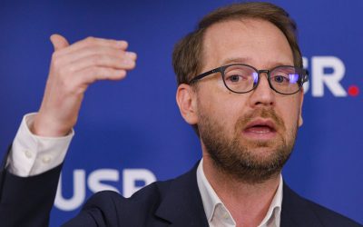 Tensiuni în coaliție: PSD dorește control la ministerul de externe, USR se opune Discuții aprinse au loc în coaliția de guvernare pe tema activității Ministerului Afacerilor Externe, condus de Oana Țoiu