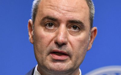 Ministrul Finanțelor, Alexandru Nazare, implicat într-un accident rutier în București Ministrul Finanțelor, Alexandru Nazare, a fost implicat într-un accident rutier în București, conform unor surse citate de Antena 3 CNN