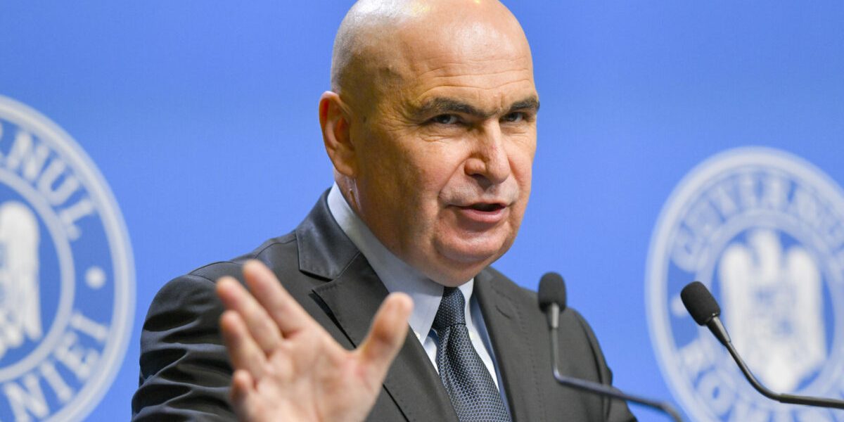 Premierul exclude restricții de circulație auto, dar avertizează asupra crizei de motorină Ilie Bolojan, prim-ministrul României, a declarat duminică, la Digi24, că nu se ia în calcul impunerea unor restricții de circulație pentru autovehicule, cel puțin în perioada imediat următoare