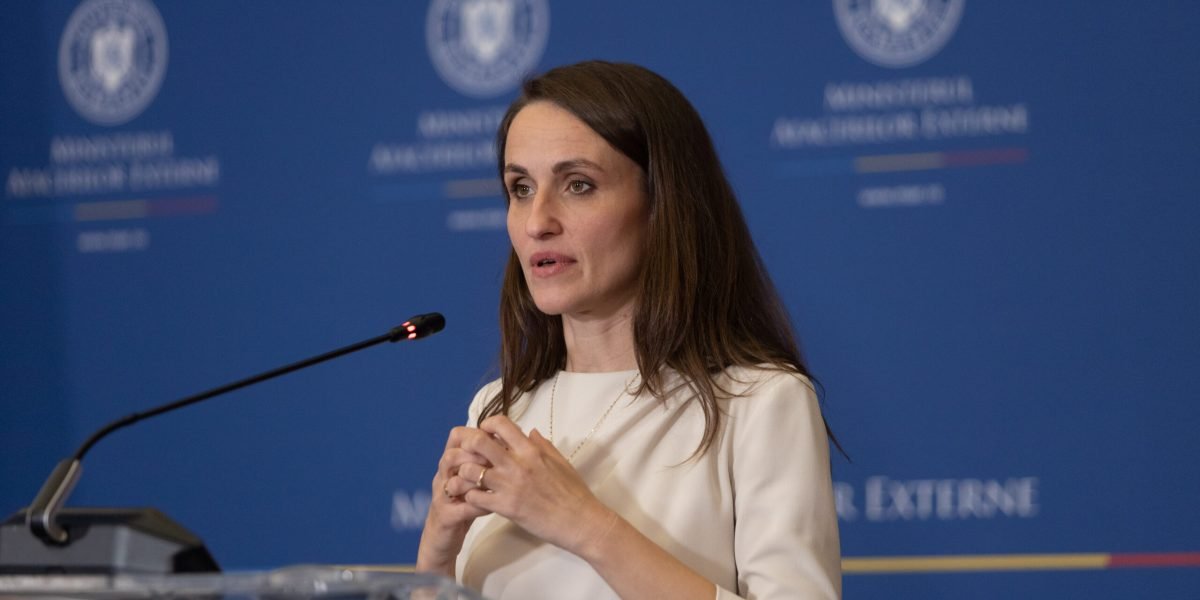 Peste o mie de români repatriați din Orientul Mijlociu; autoritățile continuă eforturile de evacuare Ministerul Afacerilor Externe a anunțat că peste o mie de cetățeni români au fost repatriați din Orientul Mijlociu, în contextul crizei de securitate din regiune