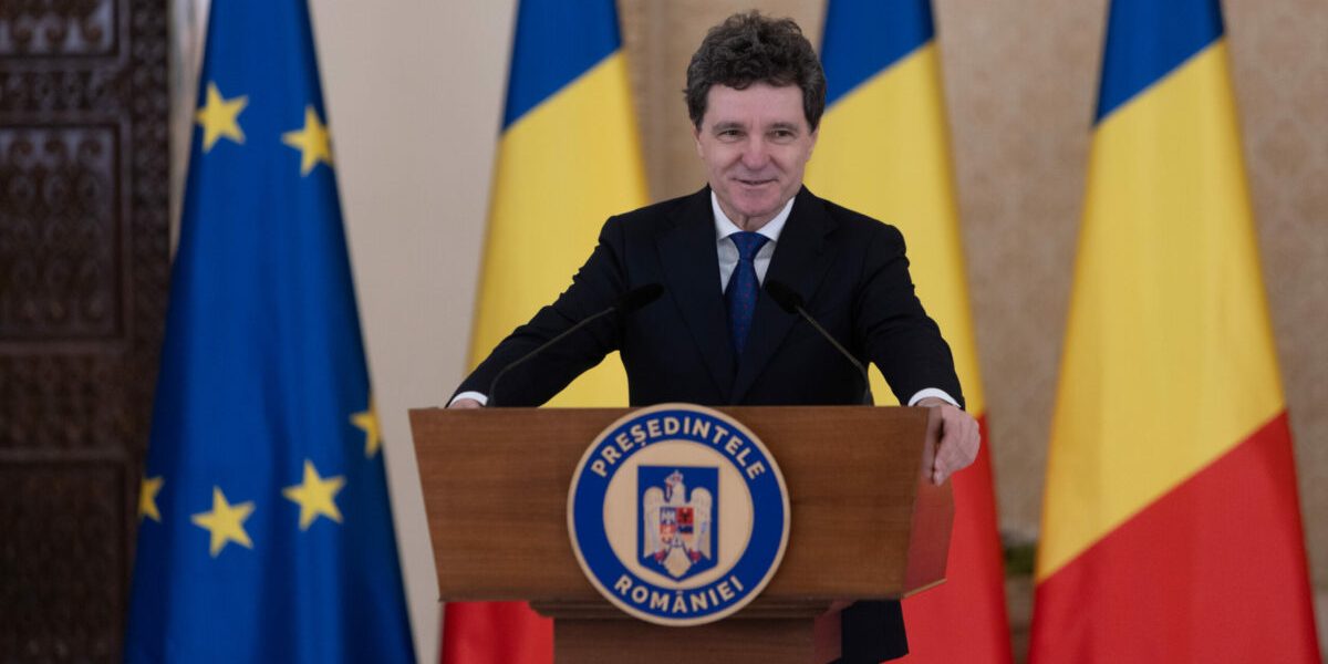 Nicușor Dan, despre consolidarea relațiilor bilaterale cu Polonia Președintele României, Nicușor Dan, a efectuat o vizită oficială la Varșovia, unde s-a întâlnit cu omologul său polonez