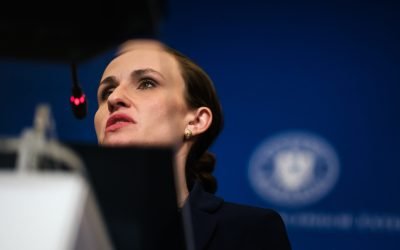 Acuzații grave la adresa ministrului de Externe, Oana Țoiu, privind un presupus ordin de interzicere a îmbarcării fiicei minore a lui Victor Ponta într-un avion care transporta copii